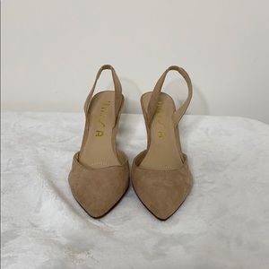 khaki heel